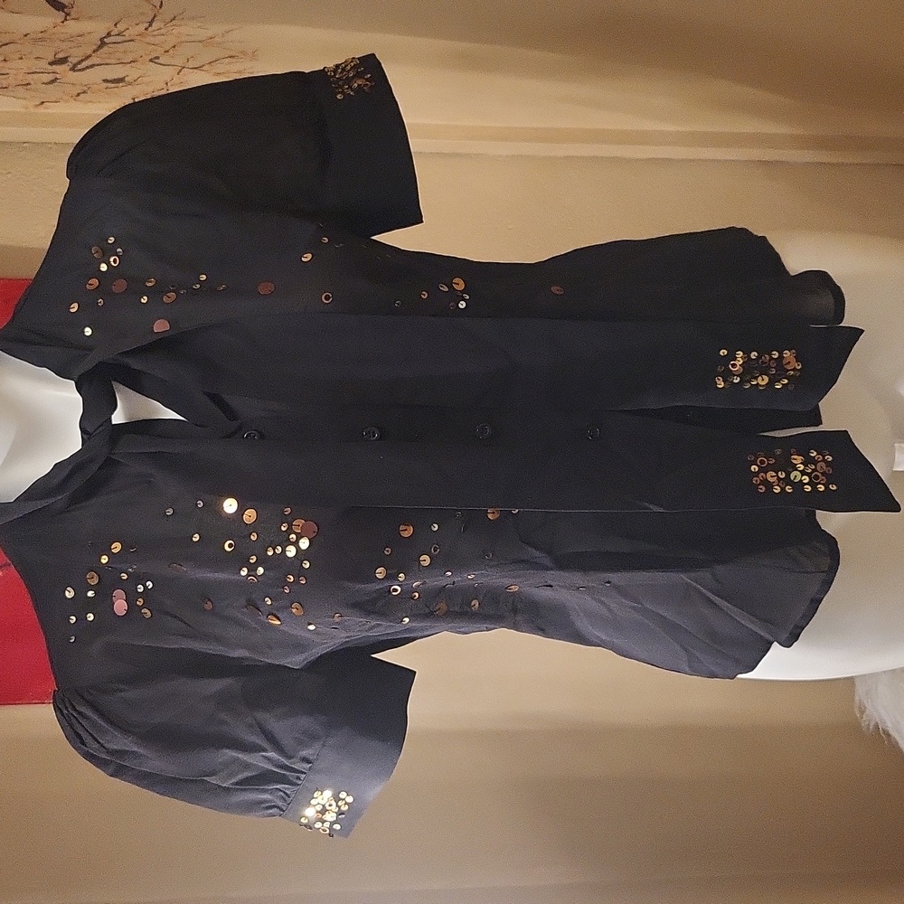 Victor Silk top 🖤